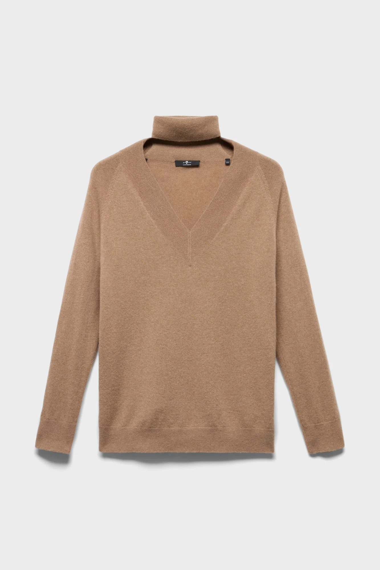 LARGE RIB V-NECK SWEATER in Cashmere Sandcastle