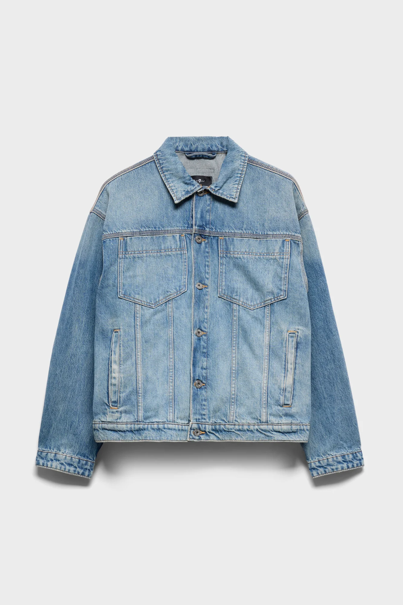 RELAXED TRUCKER JACKET in Denim Mount