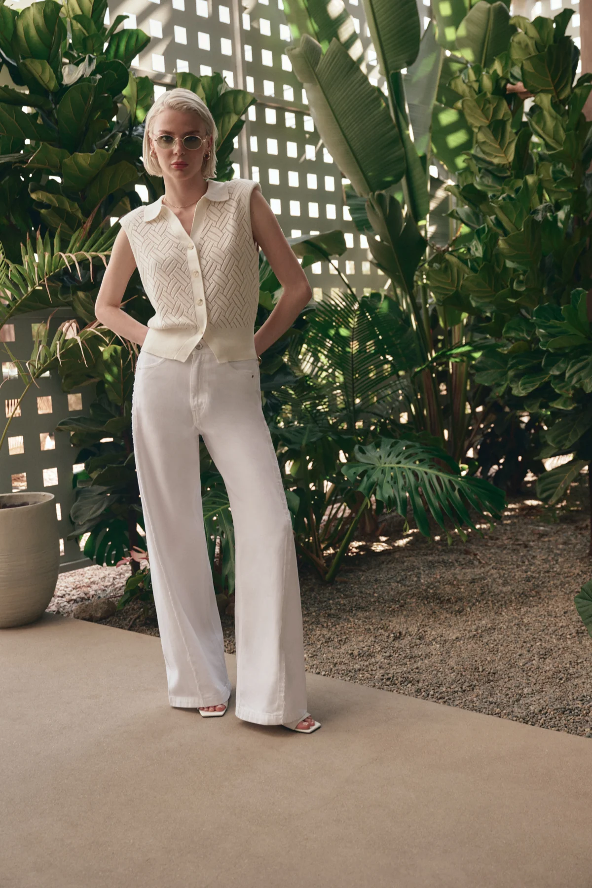 Knitted Sleeveless Collared Top - Image 8